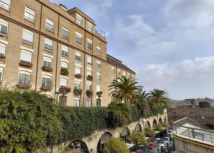 Industrial Loft Trastevere Station דירה *